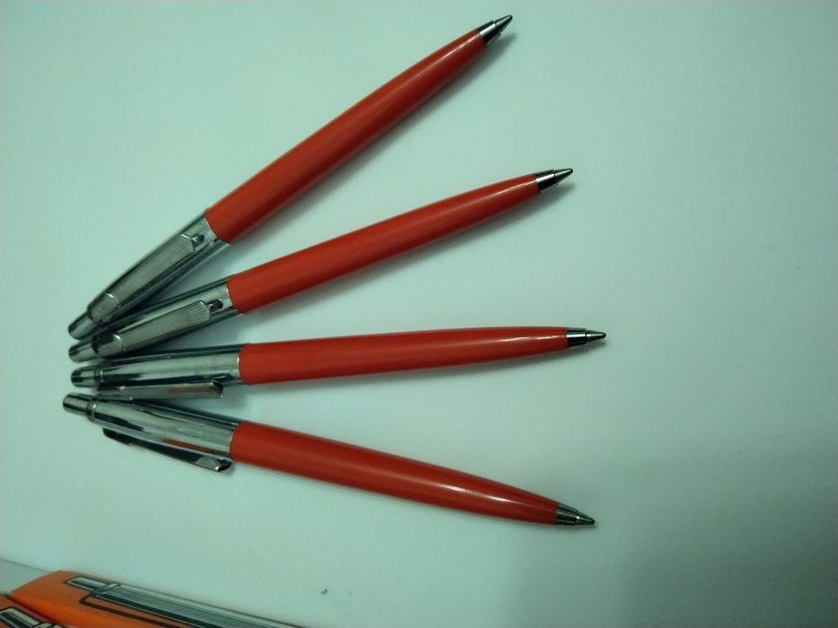 Продавам нови неизползвани химикалки PEVDI PAX от времето на 1985 г.