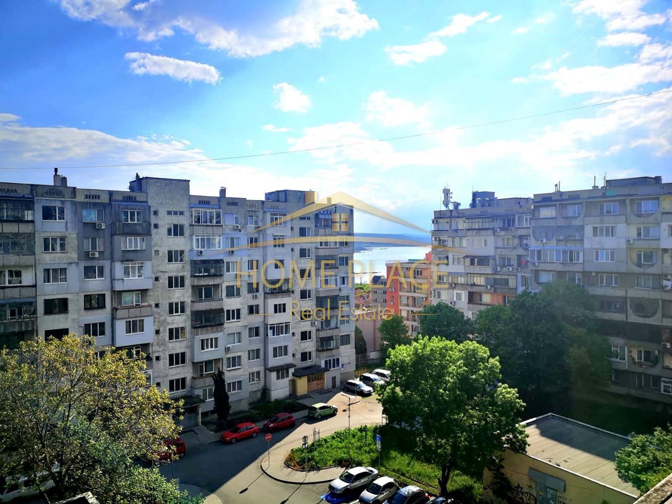 Четиристаен апартамент - кв. Погреби
