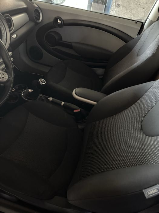 Dezmembrez mini cooper