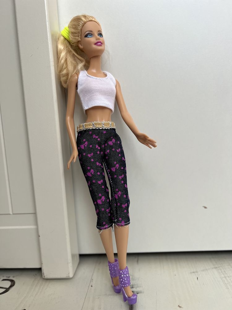 Дрехи за кукли Barbie