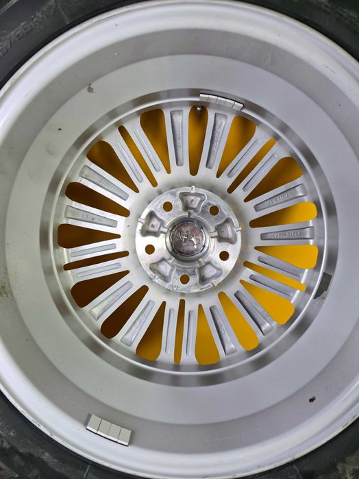 ROTI Jante Anvelope IARNA 215/60/17 5x114.3 OE KIA EV3 EV4 DUNLOP NOI