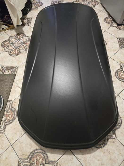 „Vând cutie auto portbagaj Menabo 320 L + bare de prindere”
