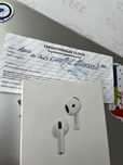 Продам новые оригинальные наушники AirPods 4 с гарантией
