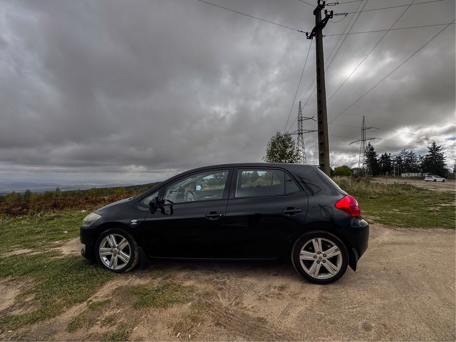 Toyota Auris 2.2 D-4D Full Option • Trapa • Keyless