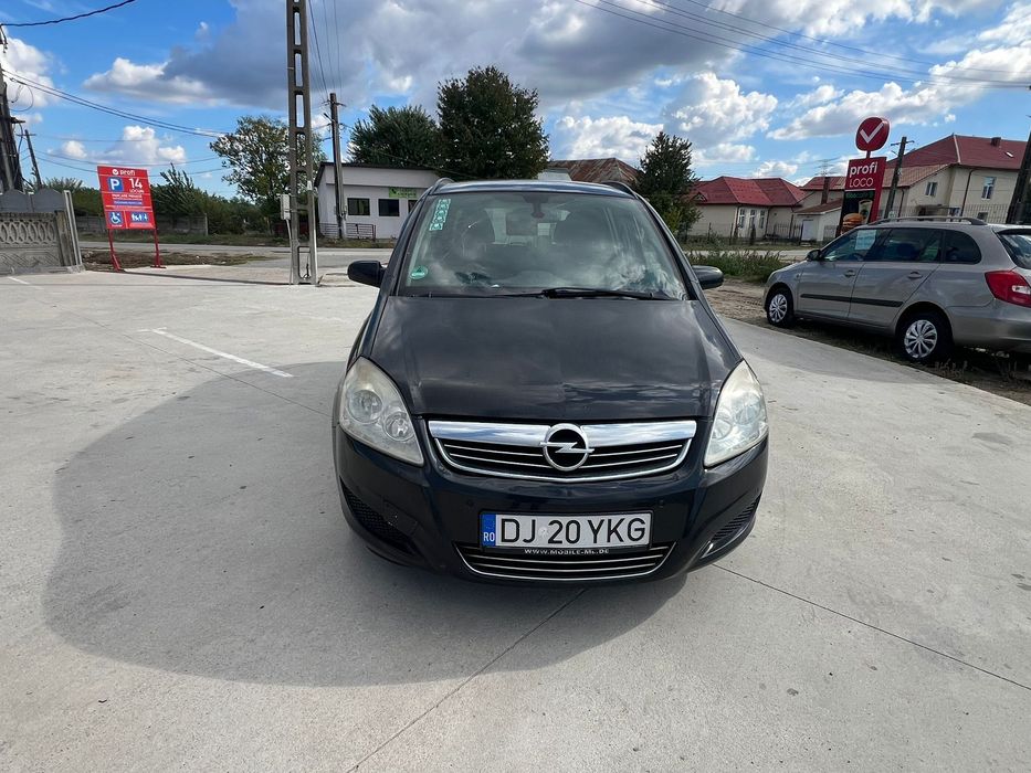 Vând Opel Zafira