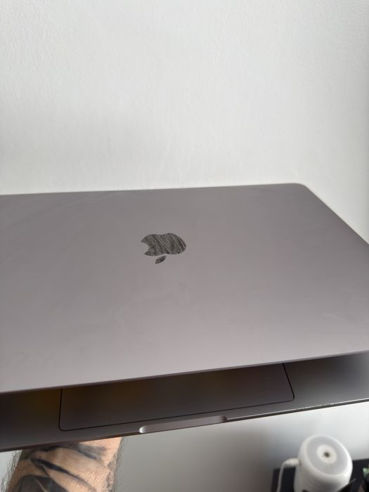 Macbook Pro 13” A1708