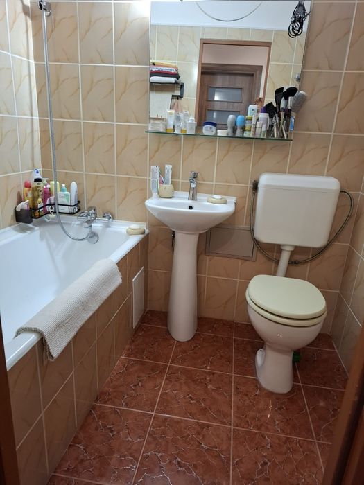 Vând apartament 3 camere, P/4