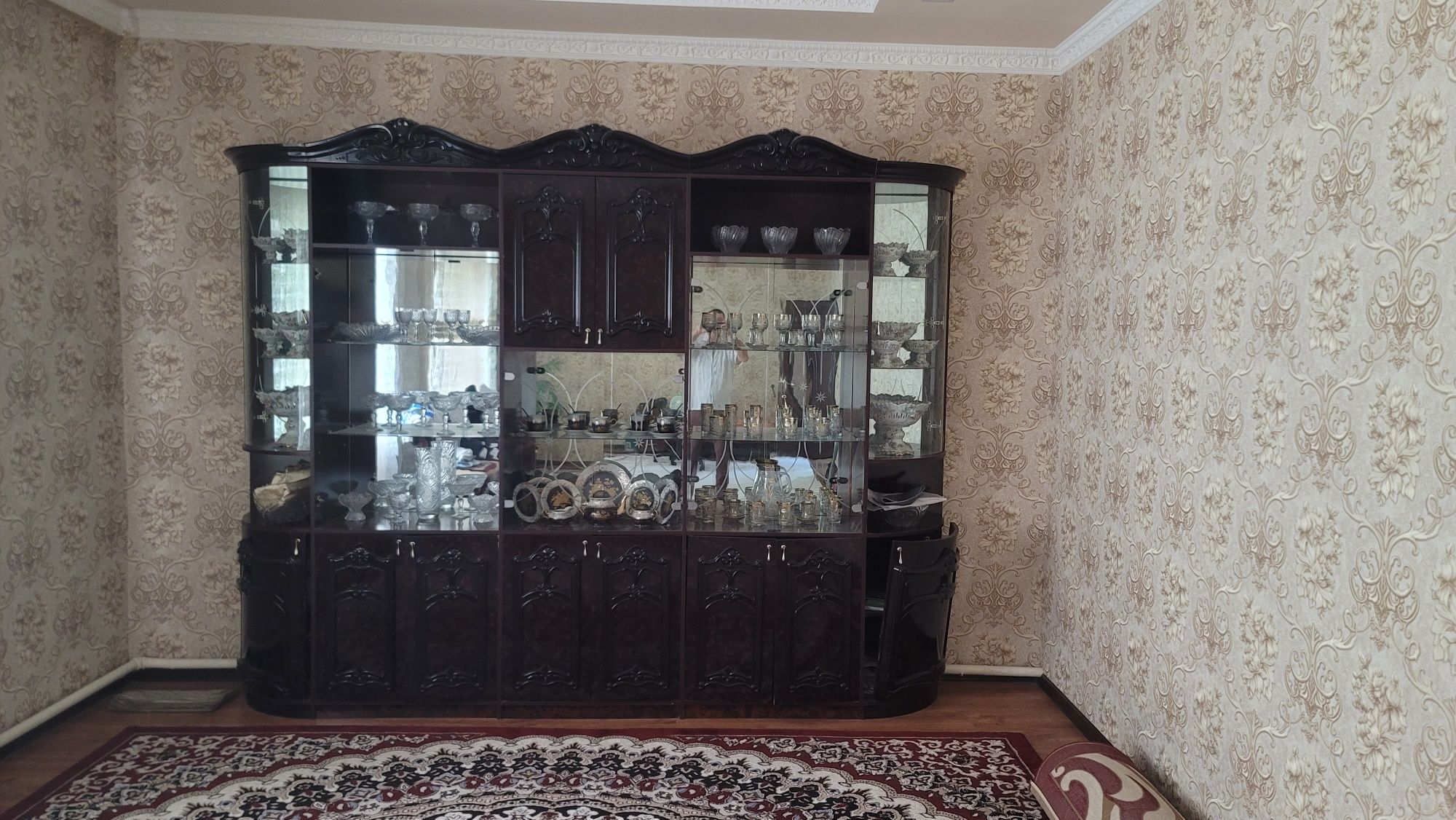 Продам стенку сотилади