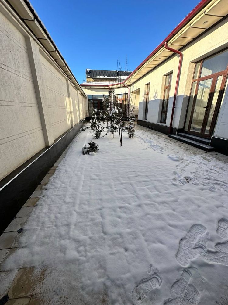 Uchastka sotiladi 3,8 sotih