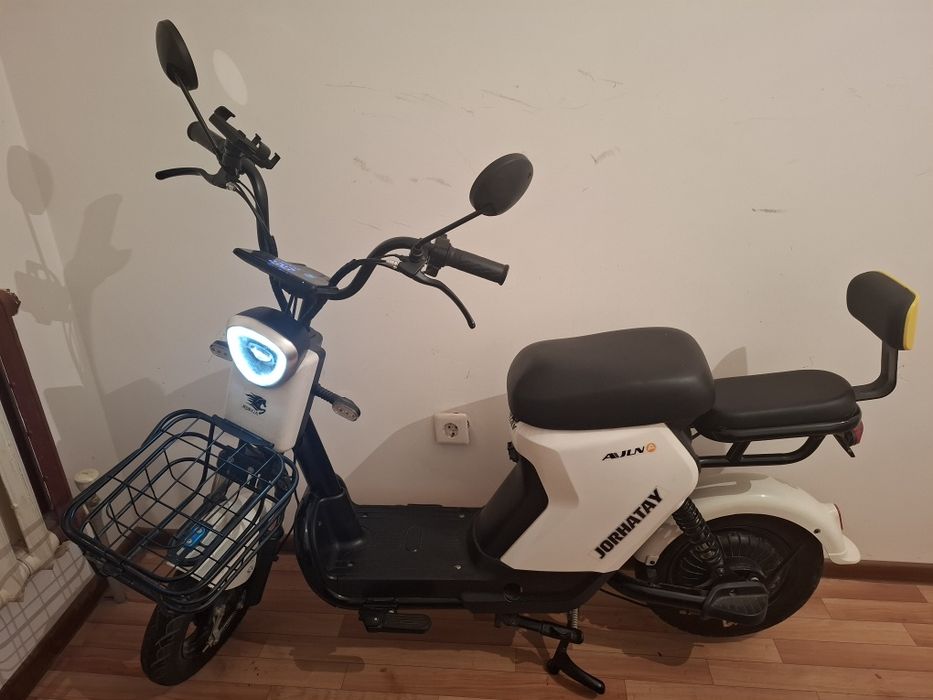 Электроскутер JORHATAY