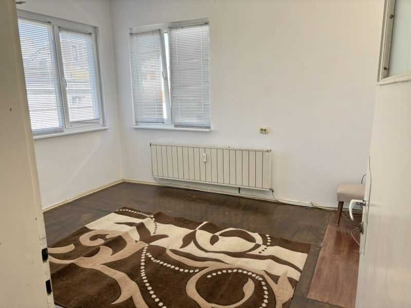 Дава се под наем Тристаен апартамент в Бургас, Възраждане - 90 кв.м за 350 € - Снимка #2