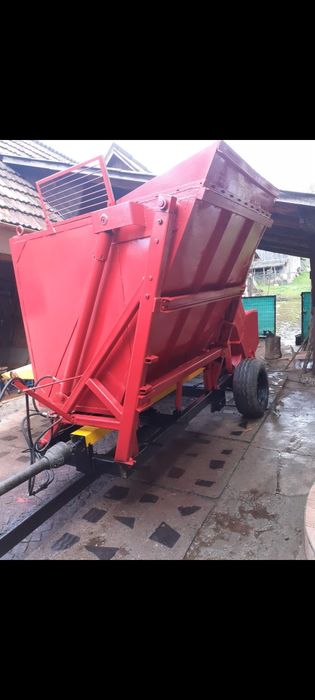 Combina  porumb pe un Rand model Sip tornado 40