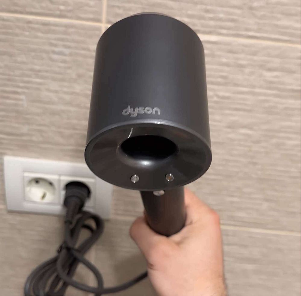 Feonul Dyson + bonus 5 Accesorii