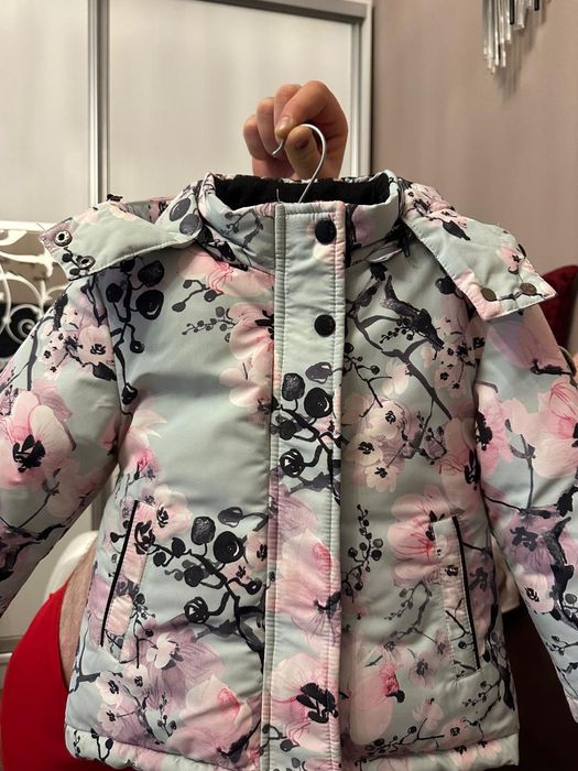 Продам зимнюю детскую куртку