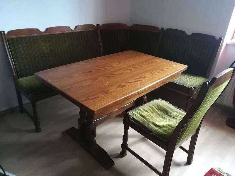 Coltar Vechi De Bucatarie Plus Masa si 2 Scaune