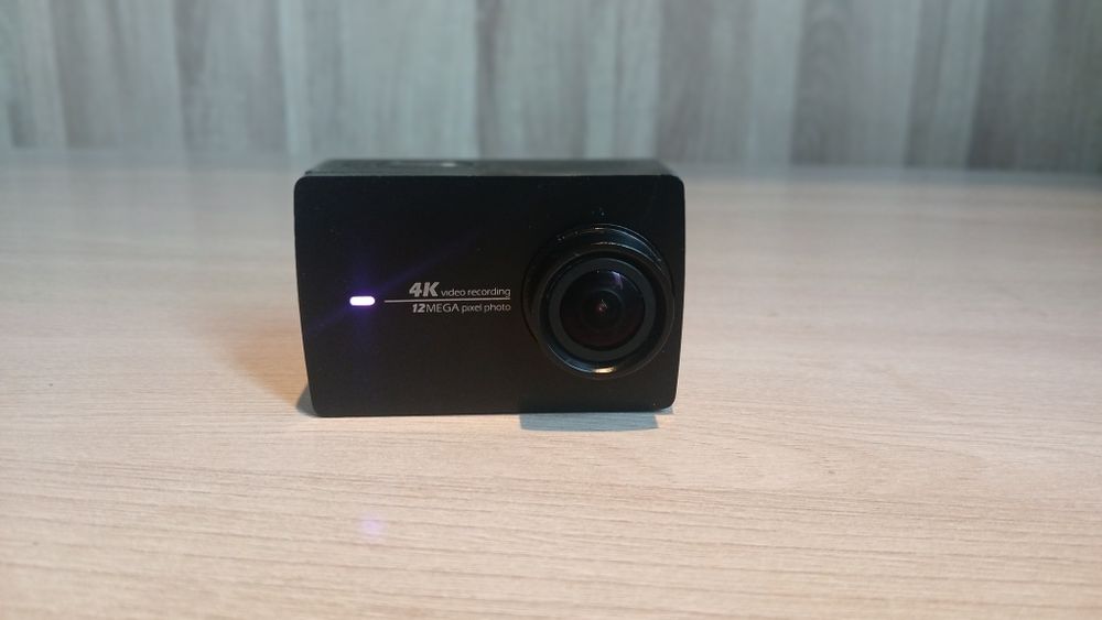 Продам экшн камера xiaomi yi 4k