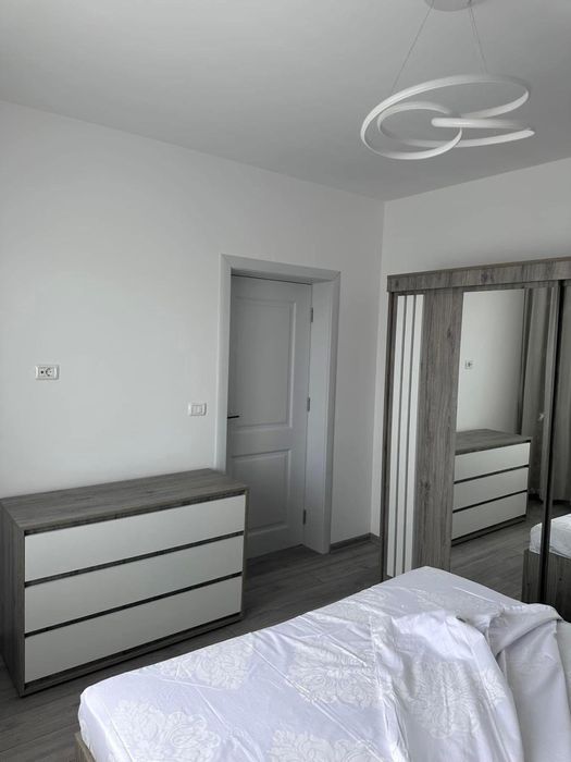 Inchiriez apartament cu 2 camere-BLOC NOU