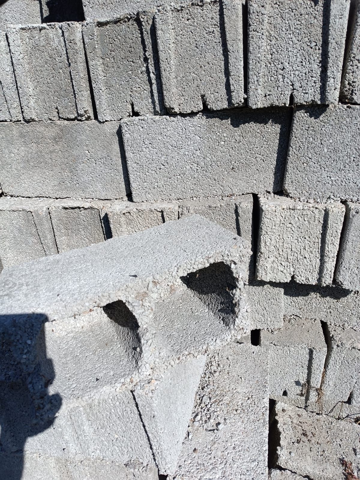 Vand bolțari din beton , Lungime 40 cm , latime 18 cm , inaltime 21 cm
