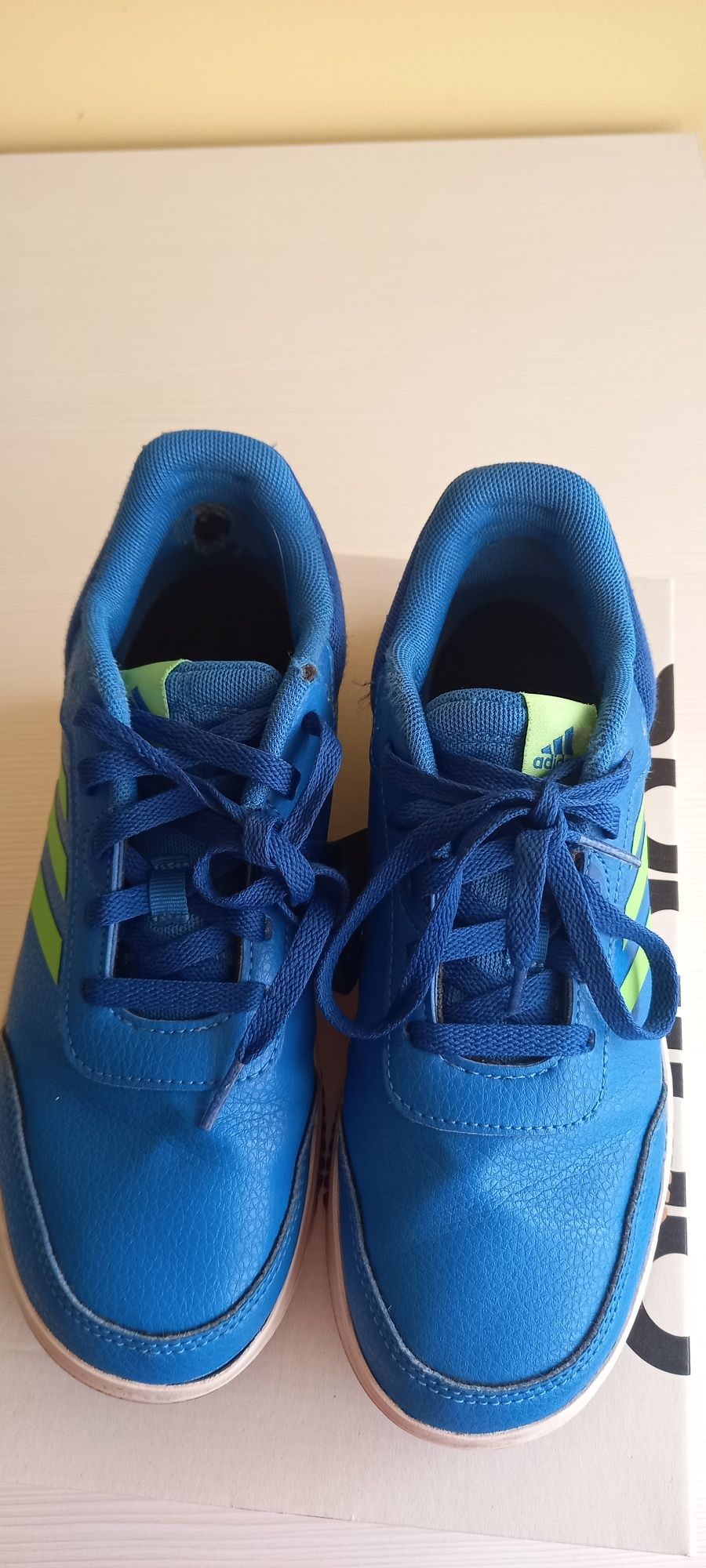 Маратонки Adidas 35 лв