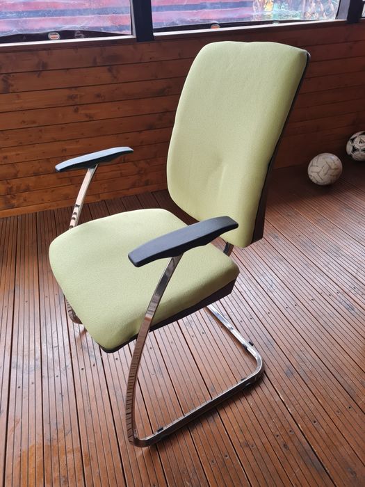 Scaun vizitator birou