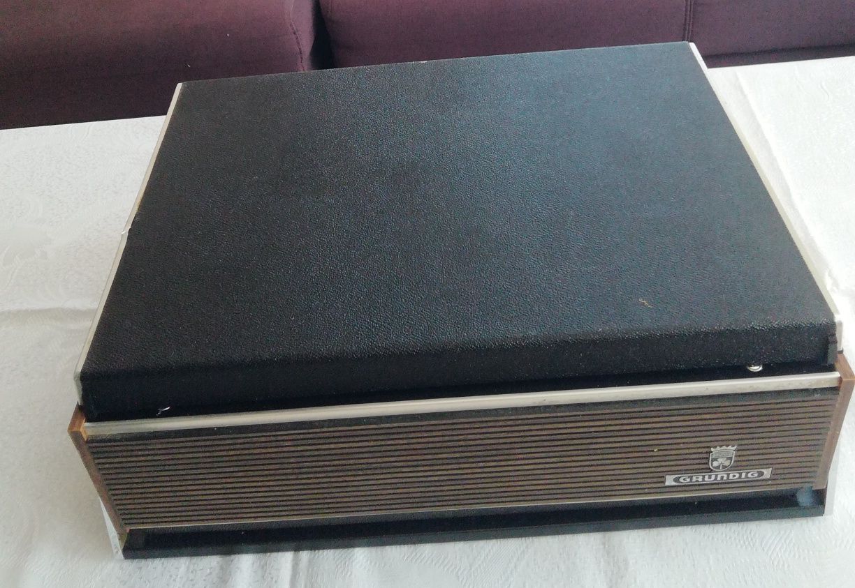 Magnetofon Grundig TK 147 HiFi de Luxe stereo