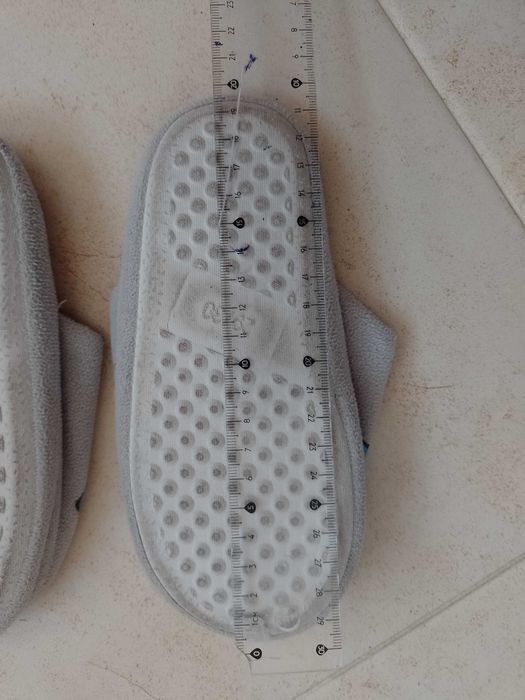 Пантофи KK 22 ном, чехли Defonseca 22 ном, сандали Quechua 32 ном