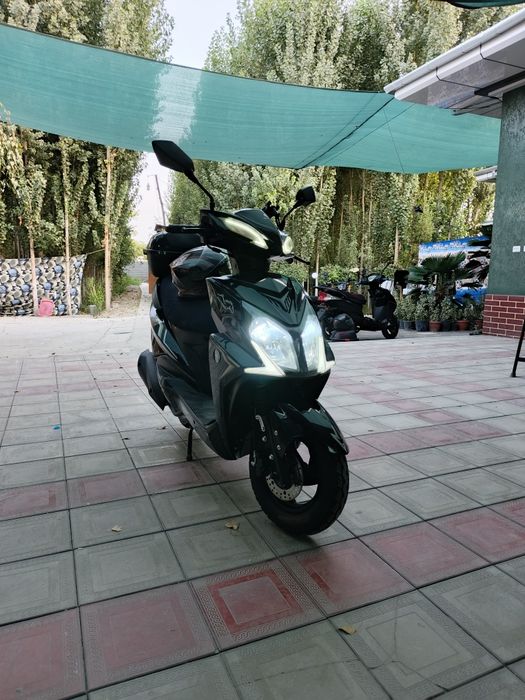 Benzinli skuter srochna sotiladi!!!