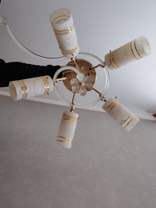 Продам люстру, бу