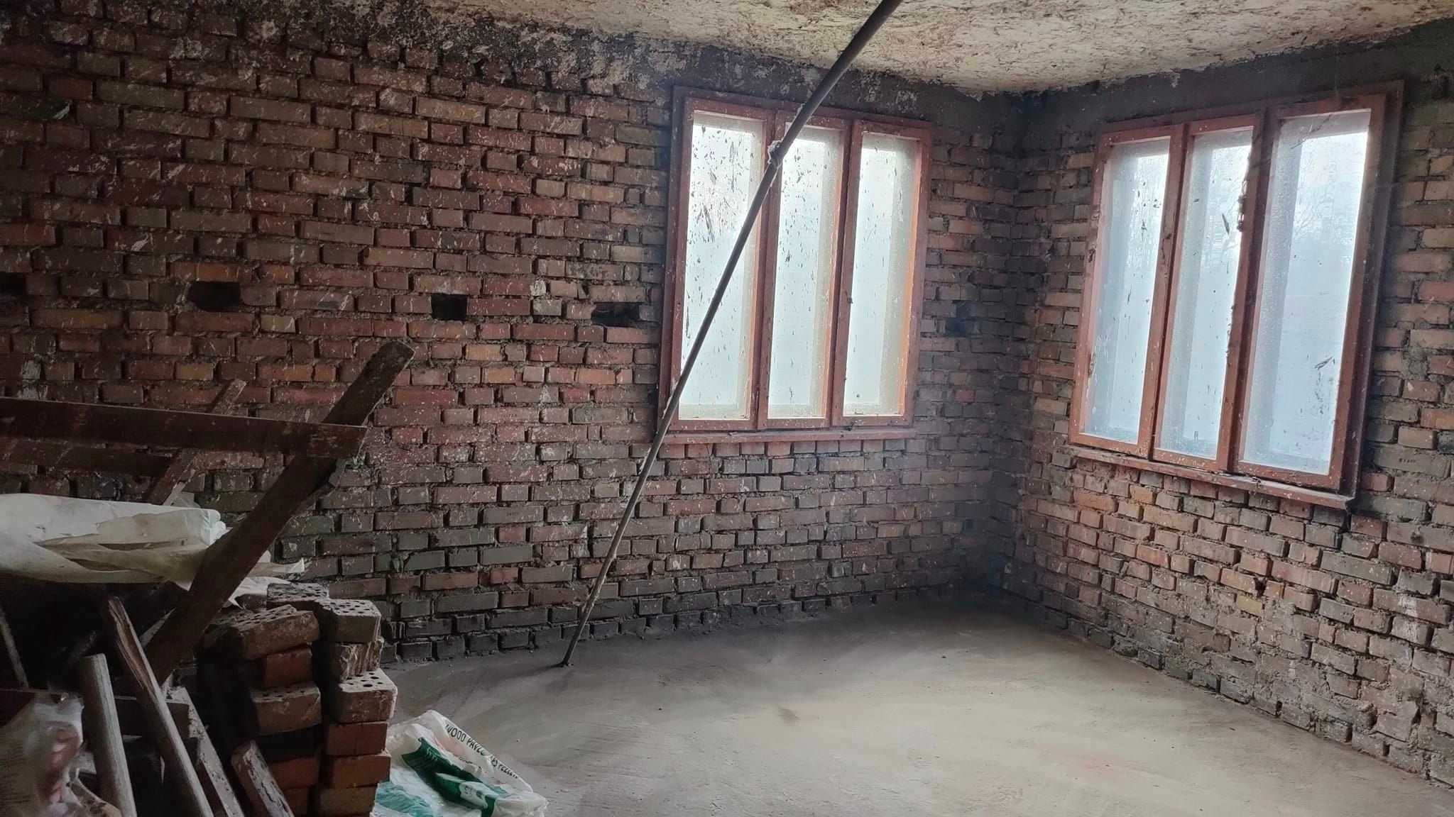 Продавам етаж от масивна къща