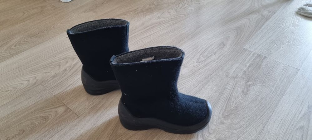 Продам детские валенки