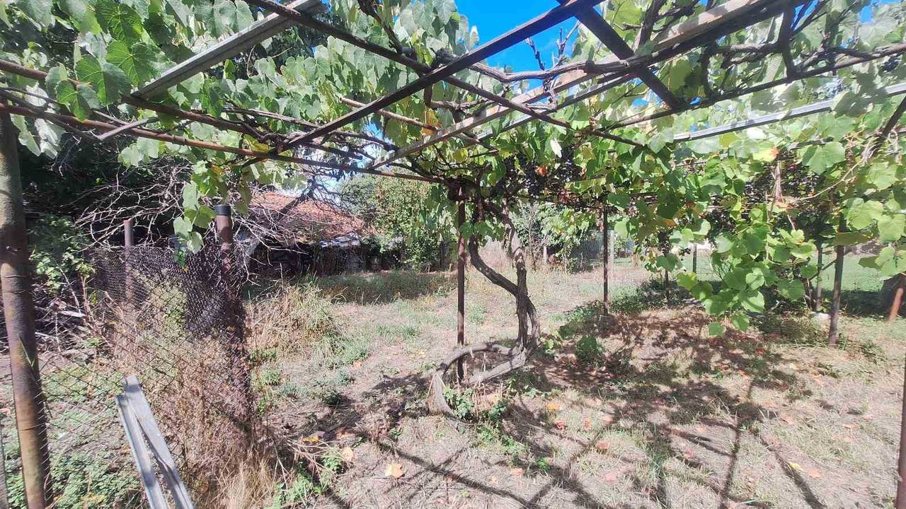 Продава се Къща в Елин Пелин - 452 кв.м за 863 €/кв.м - Снимка #3