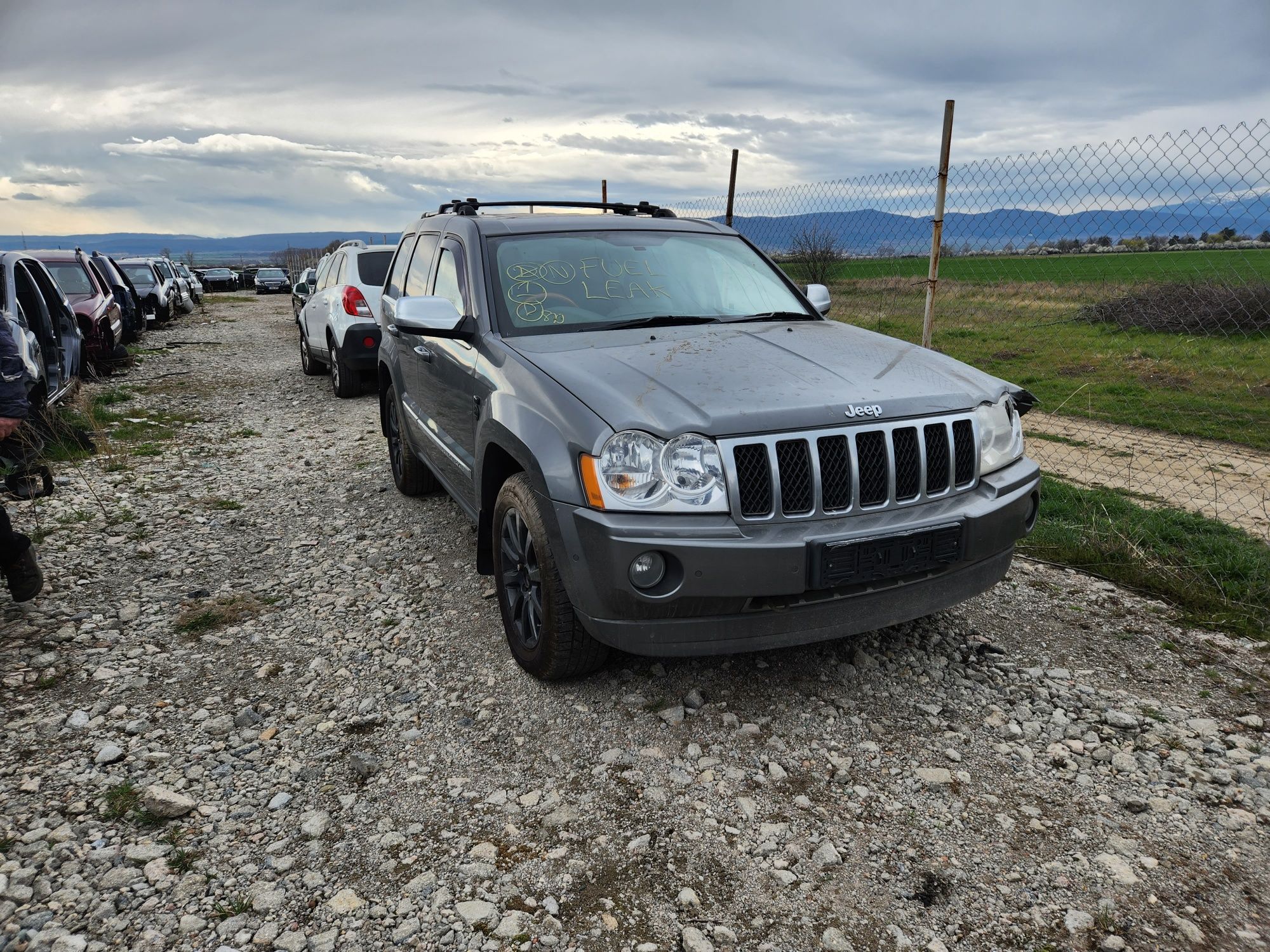 За Части Jeep grand Cherokee 3.0 crd автоматик 2009г