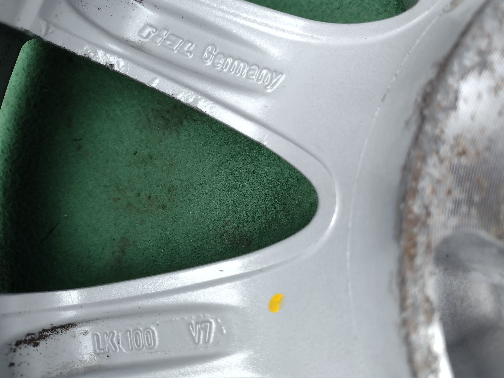 Перфектни Rc Design 15-5x100 6j ET38 Фолксваген Поло