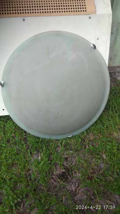 Лампа трехрожковая, ~ 40 см диаметр, 3000 тенге. Суюнбая-Рыскулова