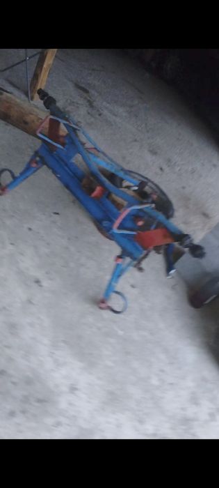 Vând teleagă de căruța  cu  roți pe 14 cu tot  cu butuci