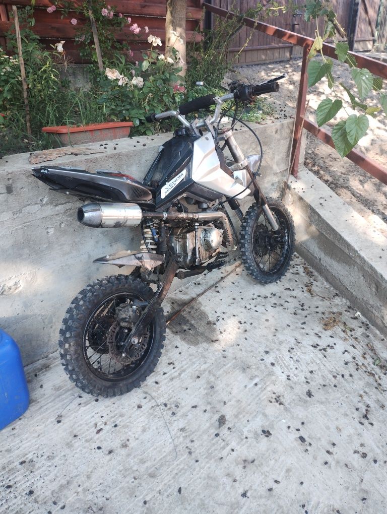 Vând cross 107cc nefuncțional