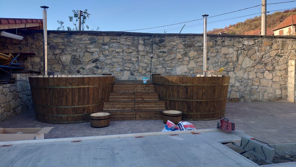Ciubar lemn masiv, JACUZZI, SPA,  POD, PODIUM,  TREPTE.
