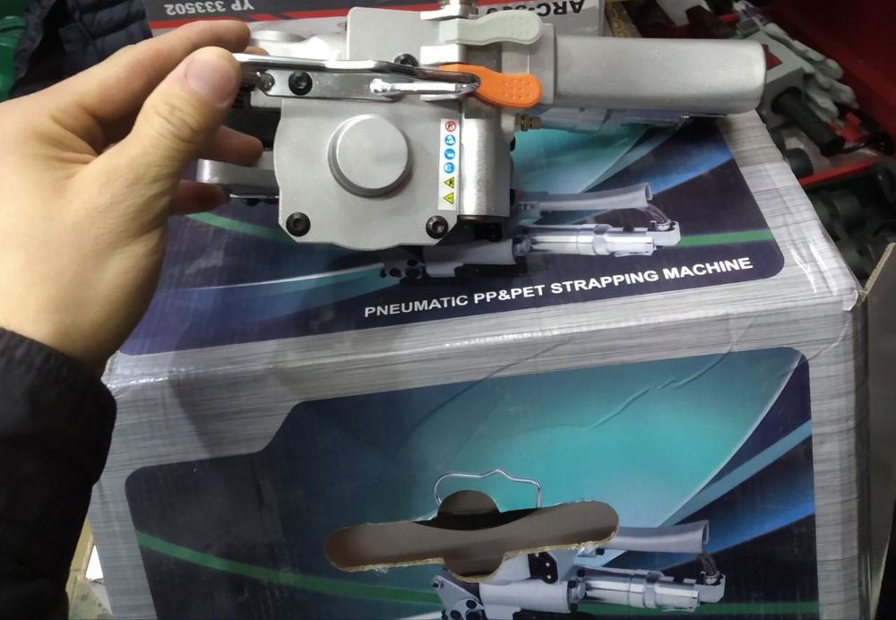 Упаковочный аппарат пневматика