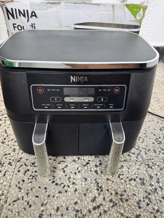 ДВУЗОНОВ Фритюрник с Горещ Въздух Ninja AF300EU 2470W 7.6л, 6 Програми