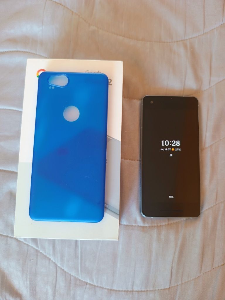 Продавам Google Pixel 2