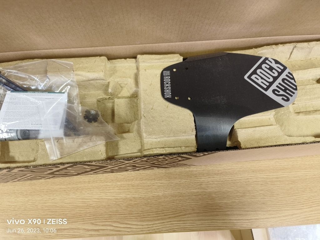 Вилка RockShox Lyrik Ultimate RC2 27.5" DebonAir 160mm