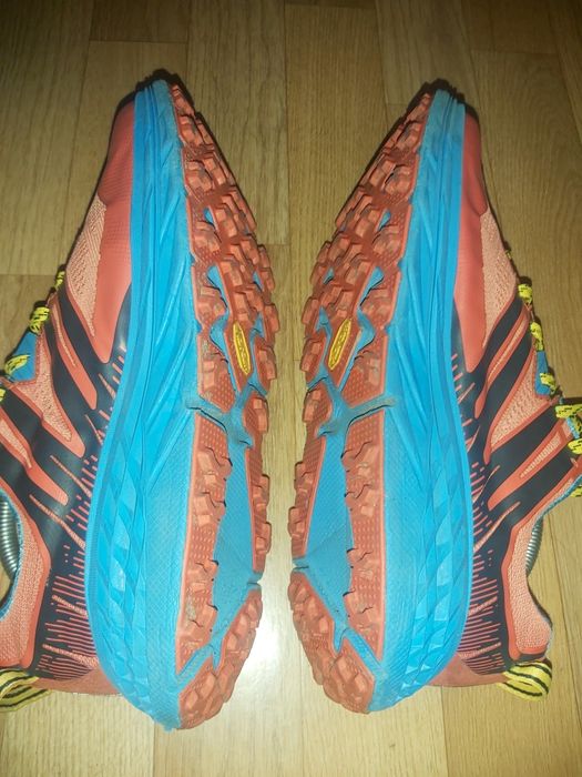 Маратонки Mizuno, Nike, Adidas и HOKA