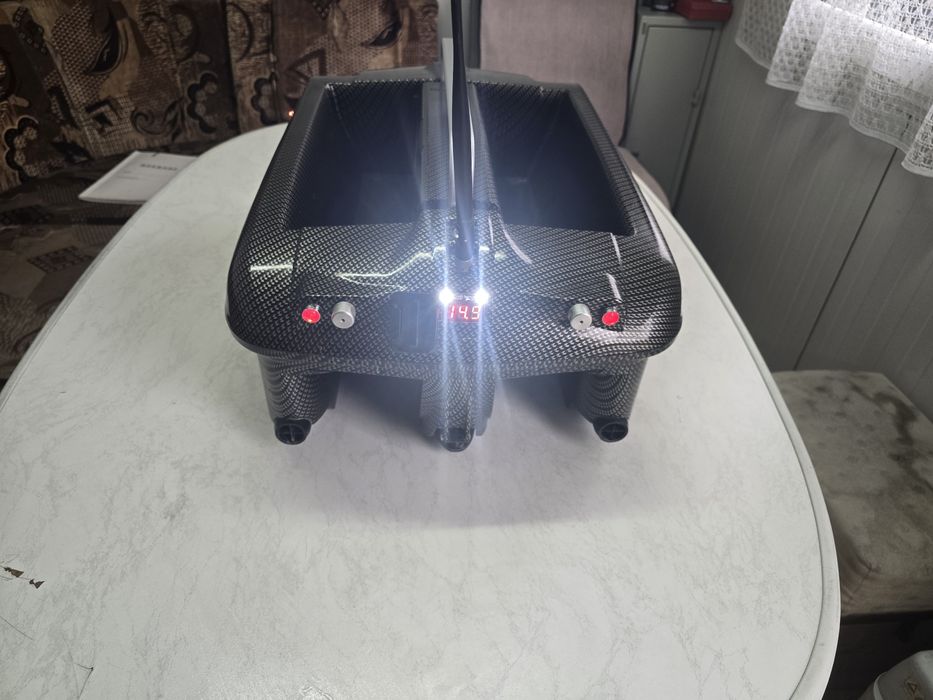 Лодка за захранка RT4