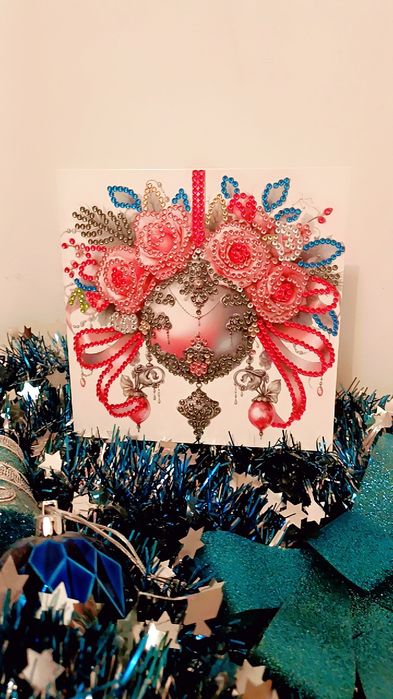 Felicitare de Crăciun stil mozaic cu diamante – model glob floral