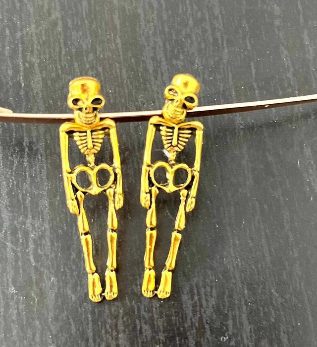 Cercei schelet aurii – vibe punk / gothic, statement earrings