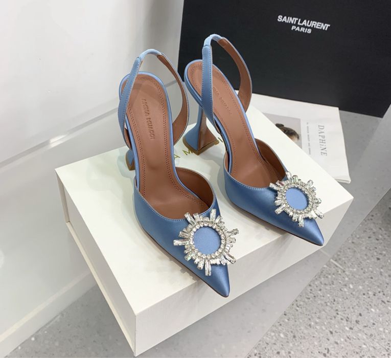 Pantofi Amina Muaddi pe comanda
