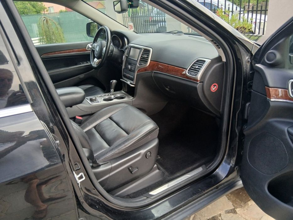 Vând JEEP GRAND Cherokee