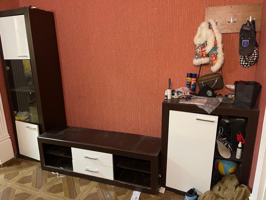 Мебель в прихожую , стенка