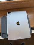 PACHET iPad Pro 11-Inch 4th Gen/Magic Keyboard/256 GB / Apple Pencil