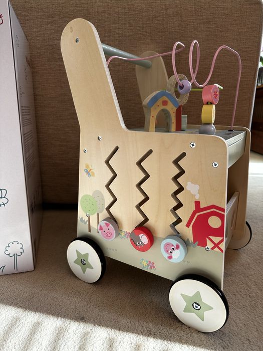 Дървена проходилка с активности